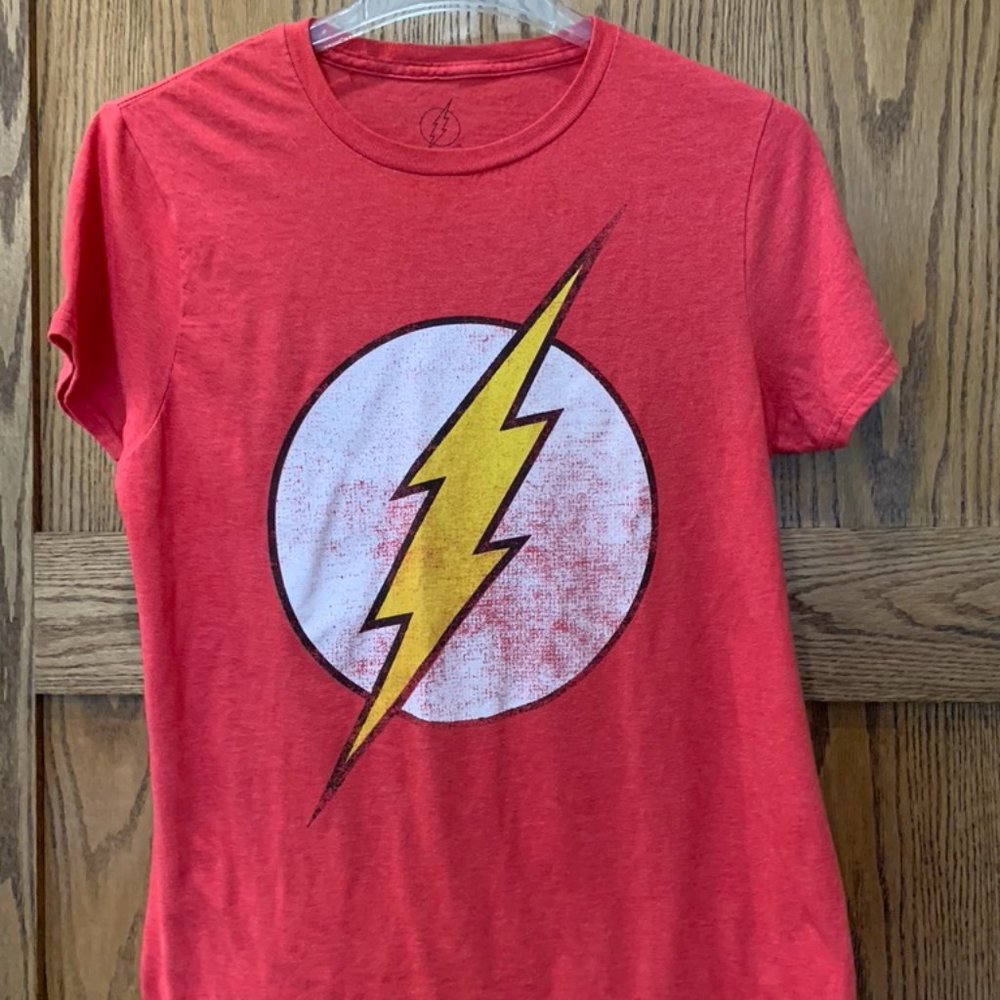 NWOT Mens tee